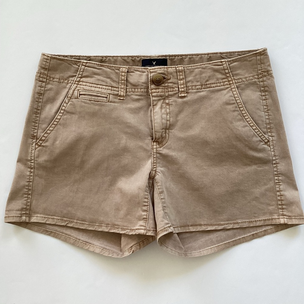 American Eagle Outfitters Khaki Shortie Stretch Shorts Size 8